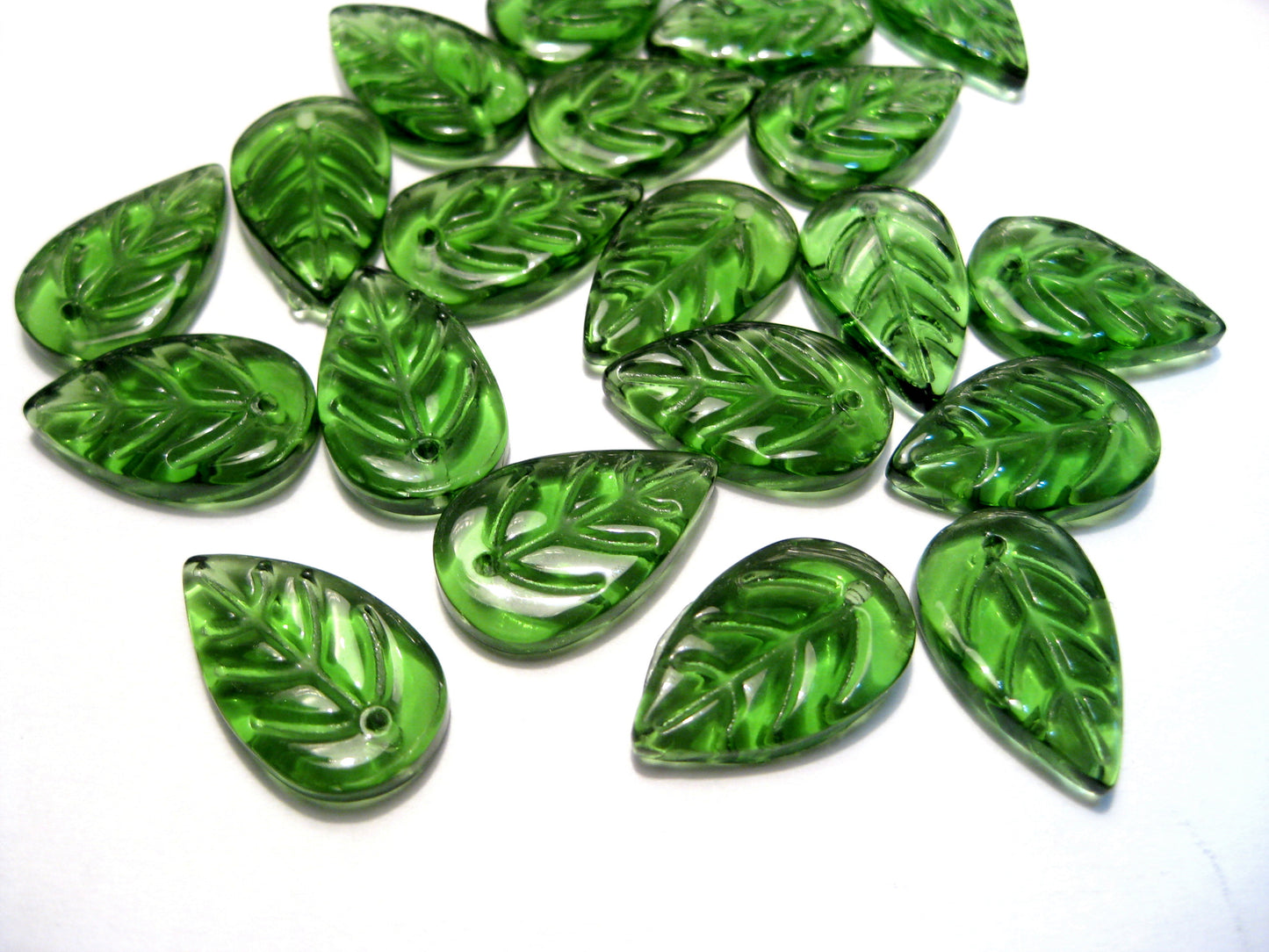 18mm Leaf Beads, Glass Beads, 420pcs