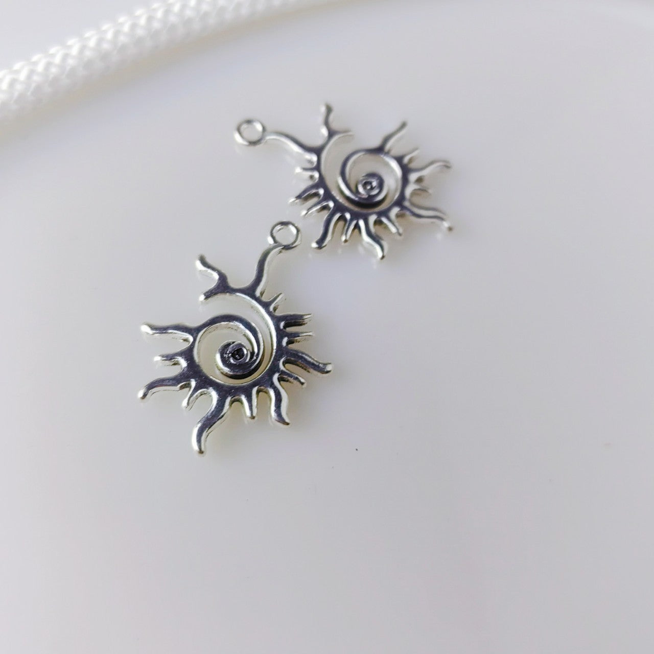 Antique Silver Spiral Sun Charms Pendants, 10pcs