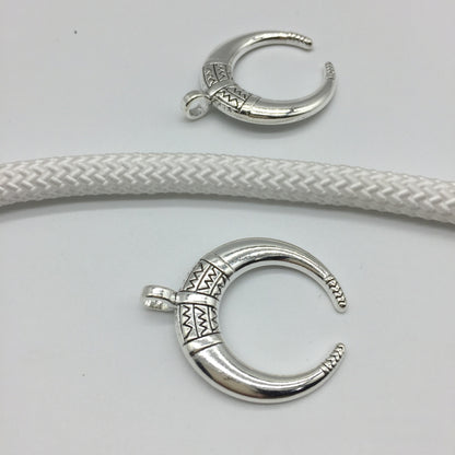 Antique Silver Moon-shaped pendant, 10pcs