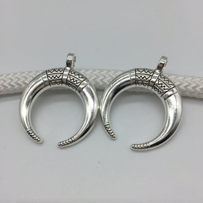 Antique Silver Moon-shaped pendant, 10pcs