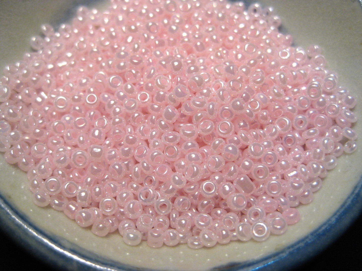 450 Grams Creamy Seed Beads 11/0 Glass Seed Beads 2mm