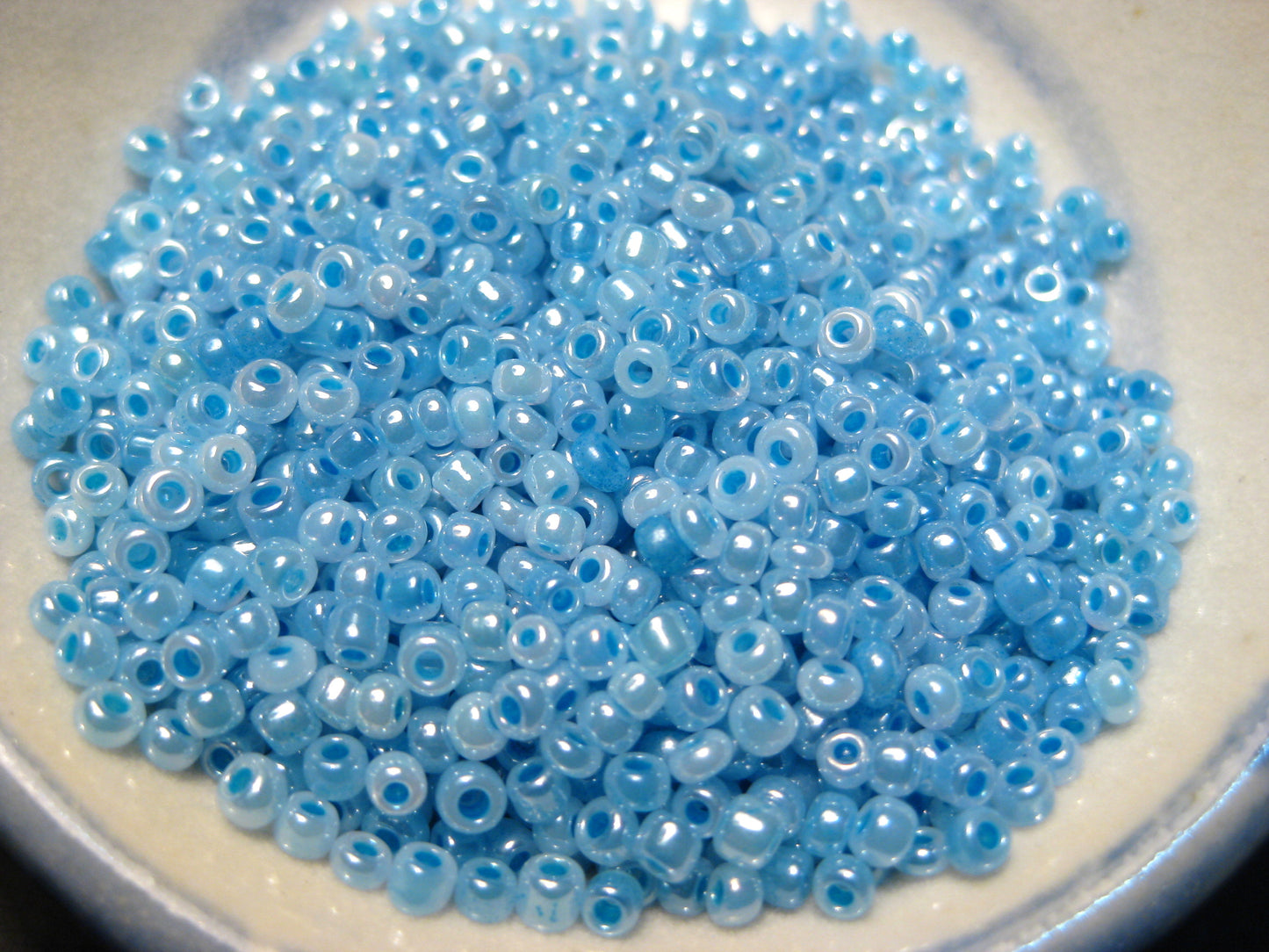 450 Grams Creamy Seed Beads 11/0 Glass Seed Beads 2mm