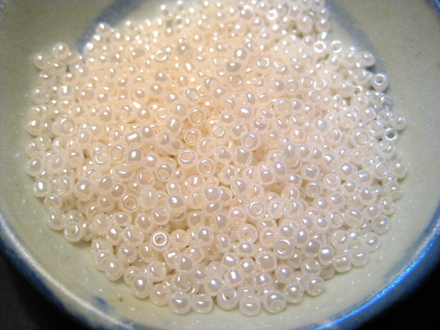 450 Grams Creamy Seed Beads 11/0 Glass Seed Beads 2mm