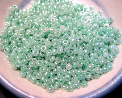 450 Grams Creamy Seed Beads 11/0 Glass Seed Beads 2mm