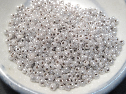 450 Grams Creamy Seed Beads 11/0 Glass Seed Beads 2mm