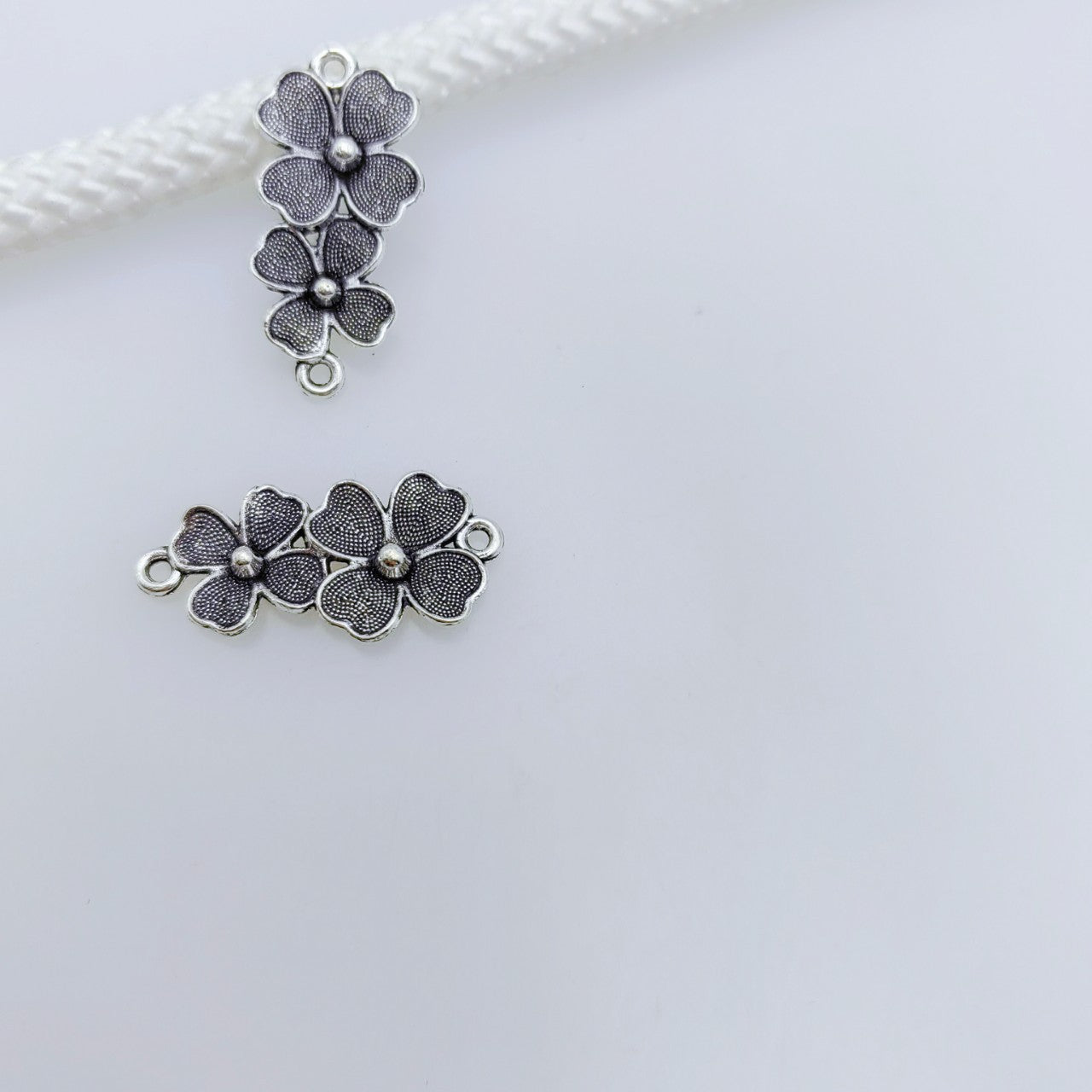 Antique Silver Flower Link Charms, 20pcs