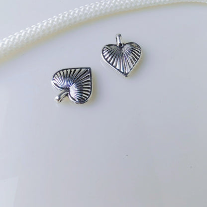 Antique silver shell-patterned heart-shaped charms pendant,100pcs